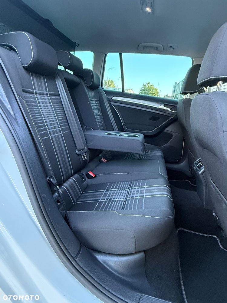 Volkswagen Golf 2.0 TDI BlueMotion Technology DSG Lounge - 16