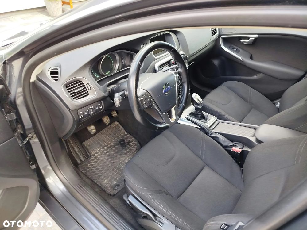 Volvo V40 D2 Kinetic - 19