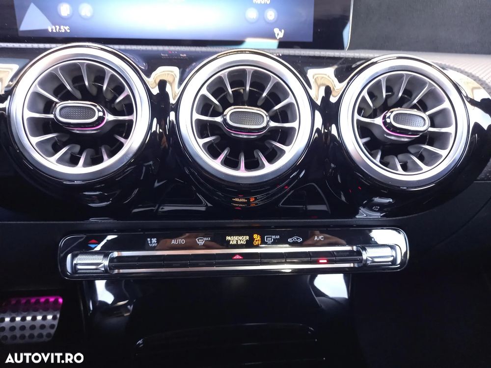 Mercedes-Benz CLA 180 7G-DCT - 21