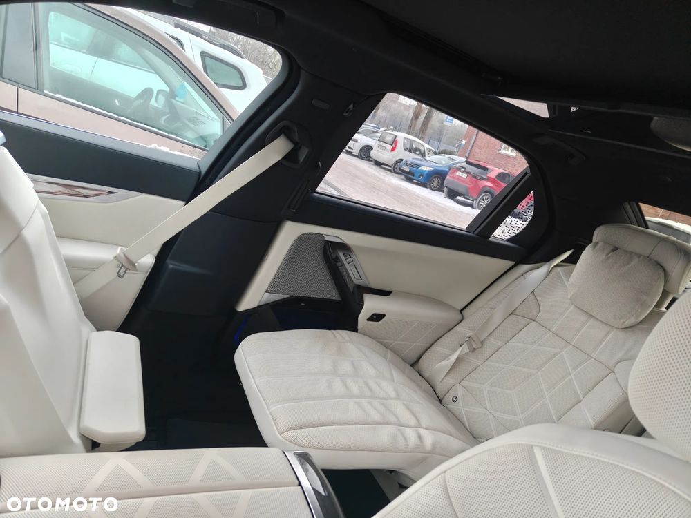 BMW i7 xDrive60 - 20