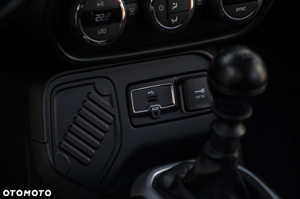 Jeep Renegade 1.4 MultiAir Limited - 36