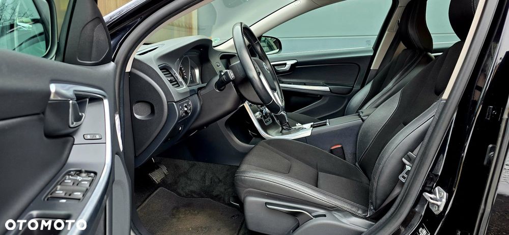 Volvo V60 D4 Drive-E Momentum - 8