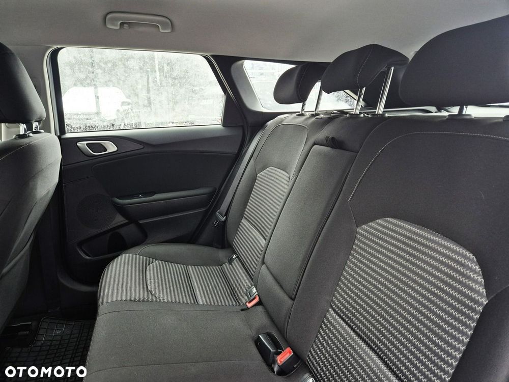 Kia Ceed 1.5 T-GDI M - 14