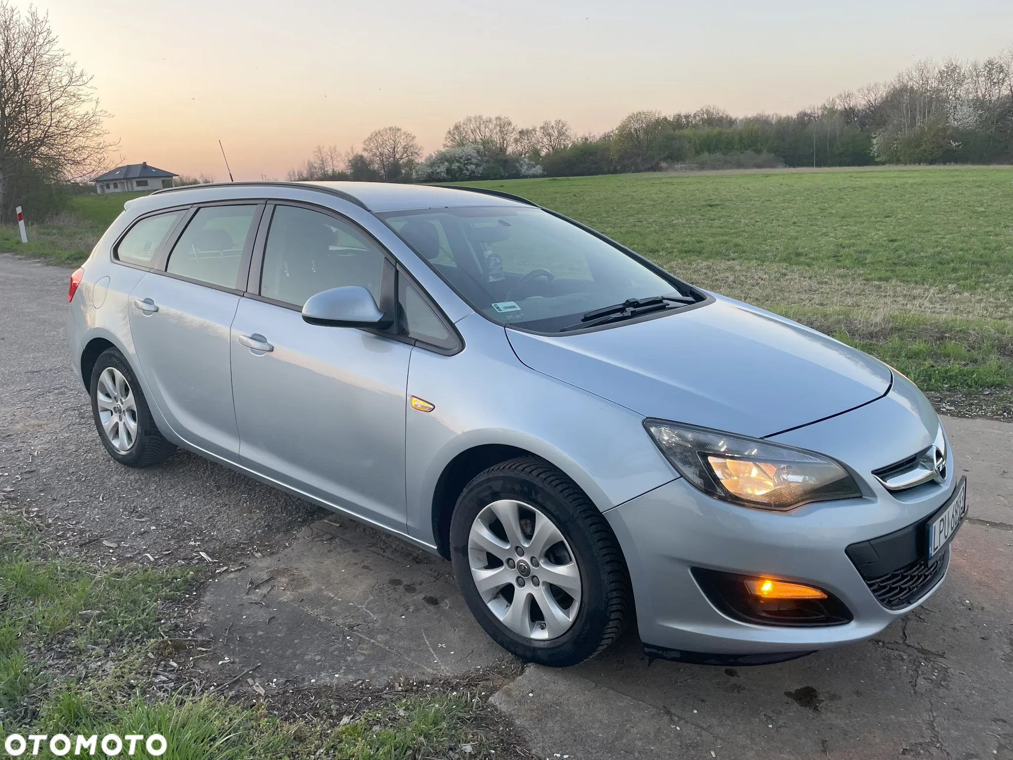 Opel Astra IV 1.4 T Active - 2