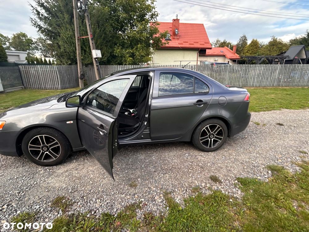 Mitsubishi Lancer 1.6 Inform - 15