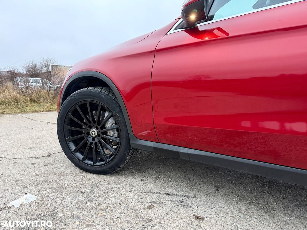 Mercedes-Benz GLC 300 4Matic 9G-TRONIC AMG Line - 18