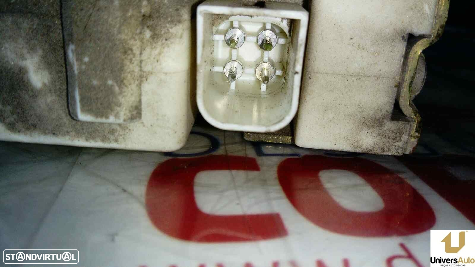 FECHADURA PORTA TRASEIRA DIREITA FORD FIESTA FURGÃO 2002 -96FGA264A26BH - 4