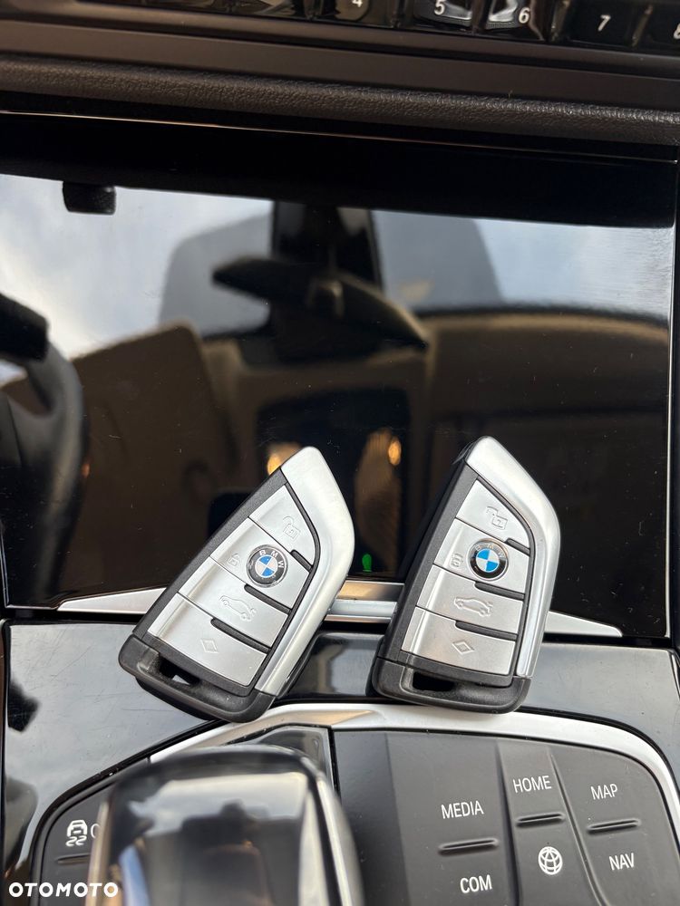 BMW Seria 3 320d Sport Line Shadow - 15