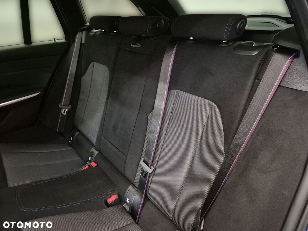 BMW Seria 3 320d xDrive mHEV sport - 17