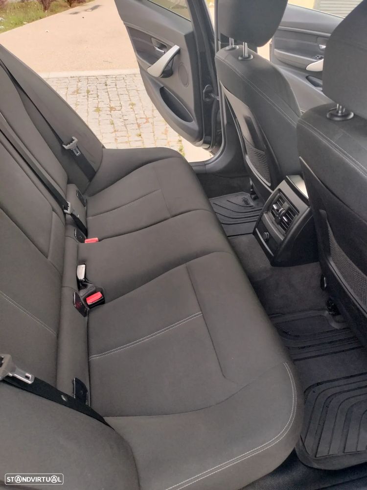 BMW 318 d Touring Auto Pack M - 7