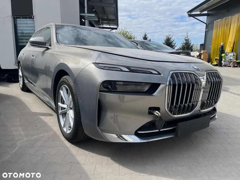 BMW Seria 7 750e xDrive - 2