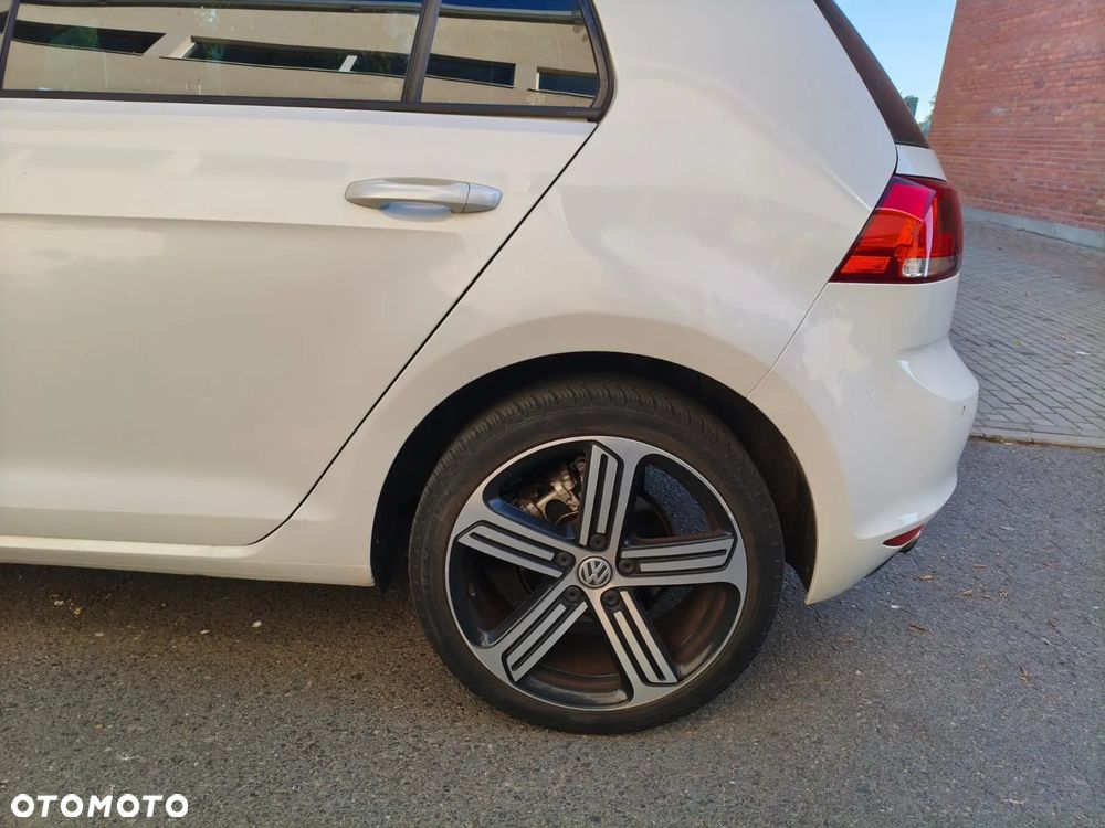 Volkswagen Golf 1.6 TDI BlueMotion Technology Cup - 29