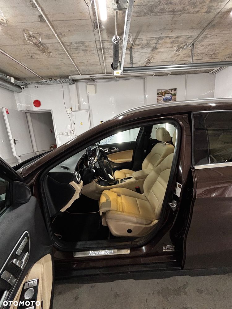 Mercedes-Benz GLA 250 4-Matic - 13