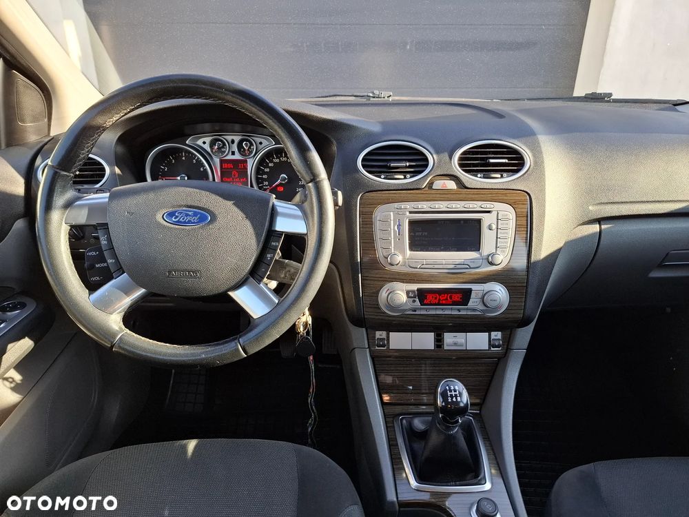 Ford Focus 1.6 16V Ghia - 14