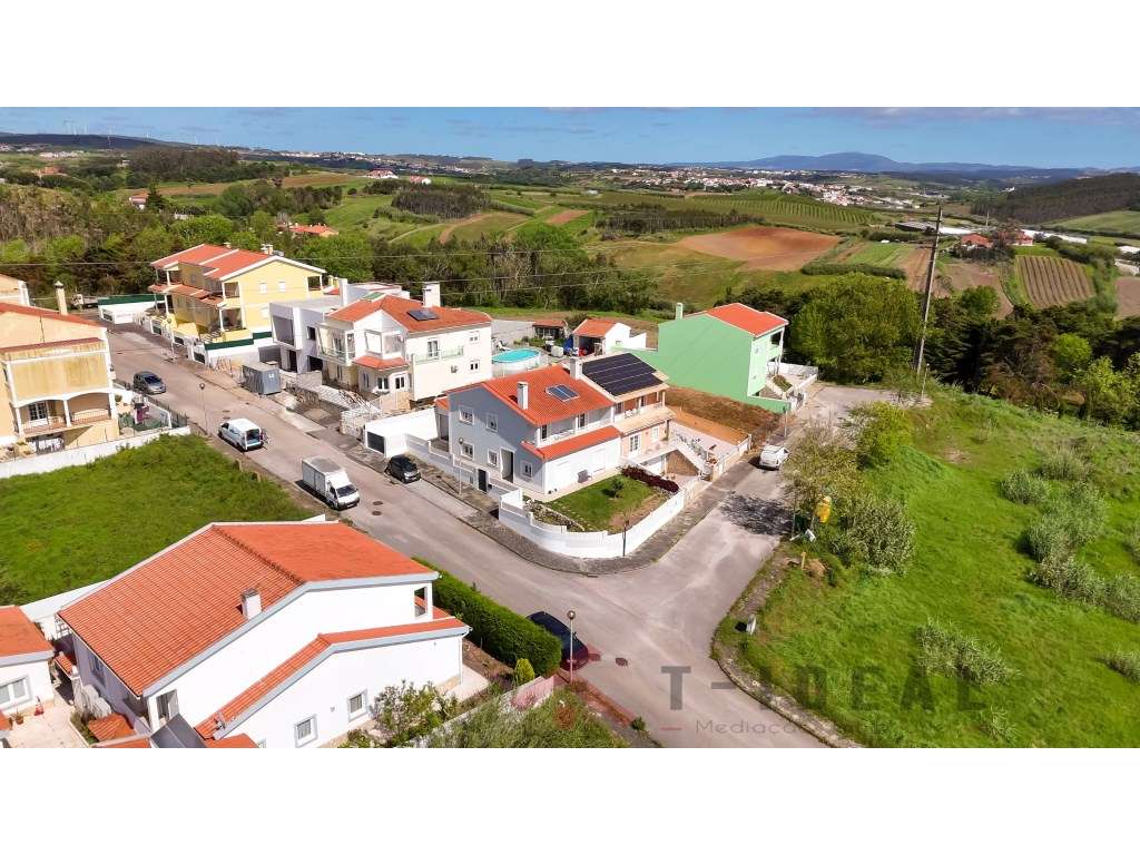 Moradia T4 com vista panorâmica na Lourinhã - Grande imagem: 2/53