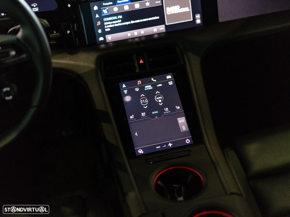 Porsche Taycan Cross Turismo 4 - 44