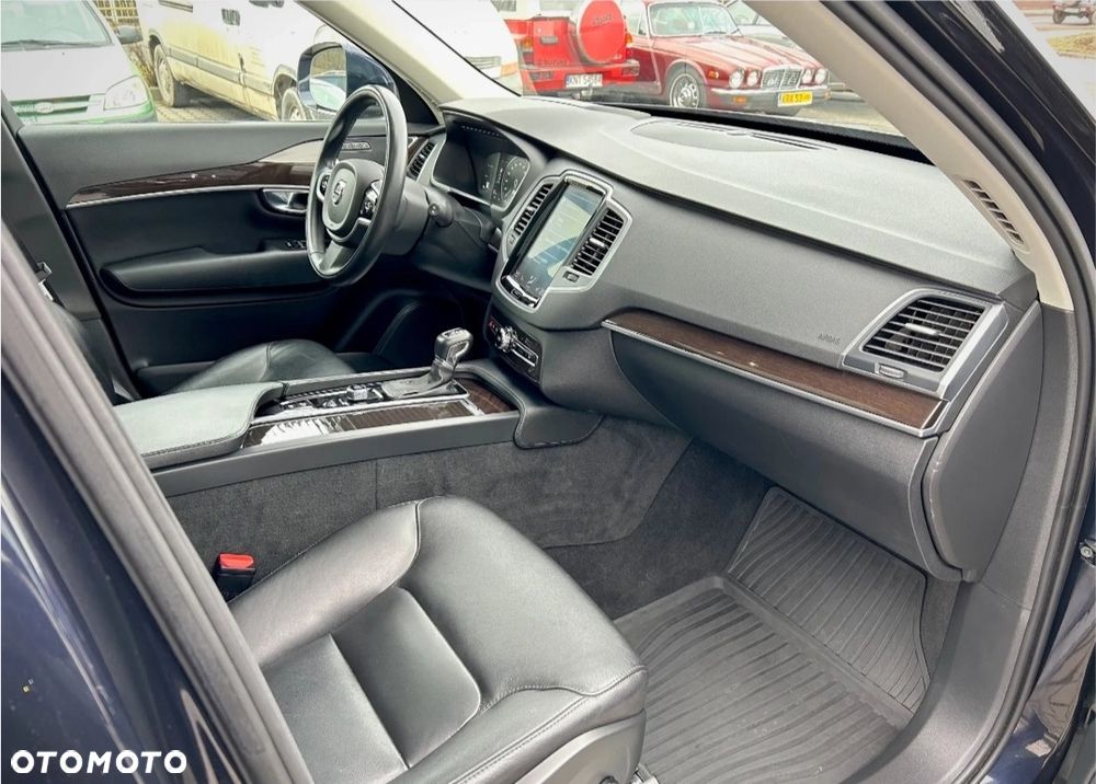 Volvo XC 90 T5 AWD Geartronic Momentum - 8