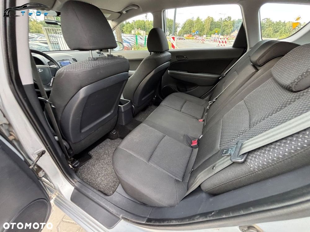 Hyundai i30 1.6 CRDi Comfort EU5 - 20