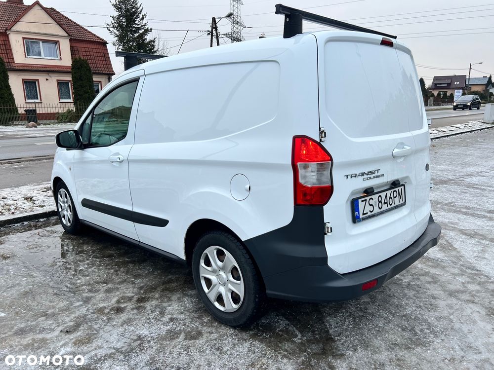 Ford Transit Courier - 4