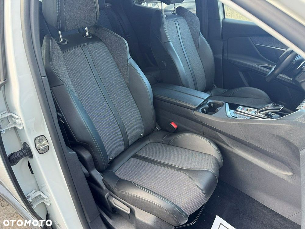 Peugeot 3008 1.6 PureTech Hybrid PHEV Allure Pack S&S EAT8 - 12