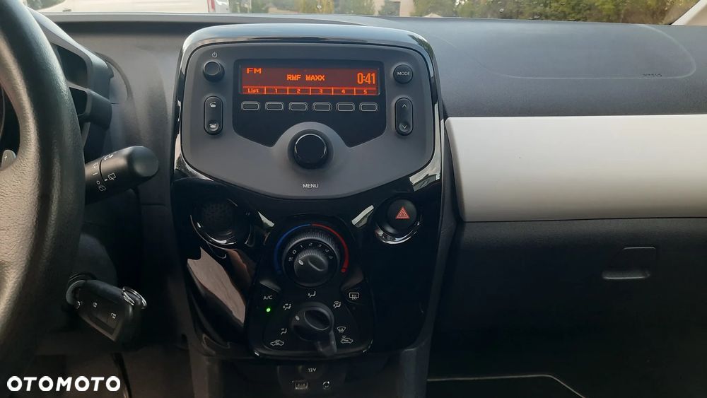 Peugeot 108 VTI 68 ETG5 Top Allure - 35