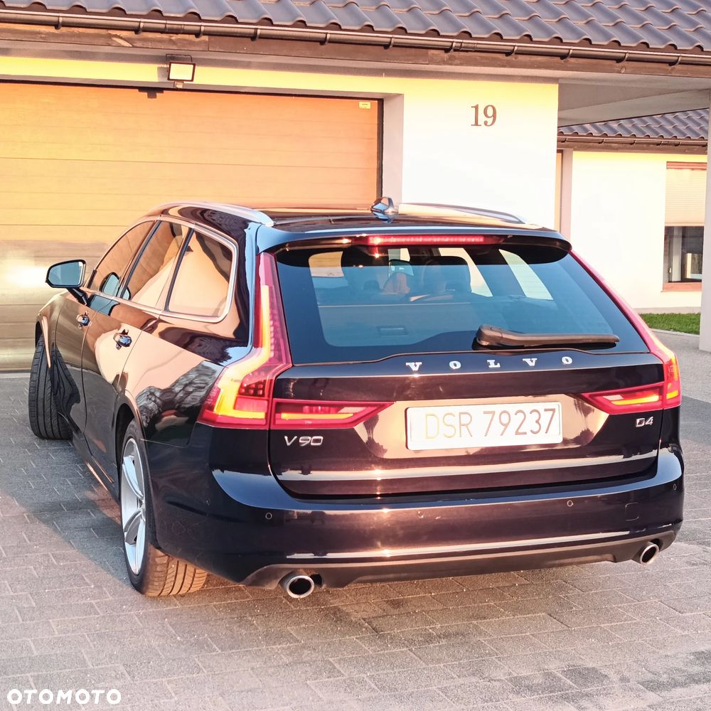 Volvo V90 D4 Geartronic Momentum Pro - 11