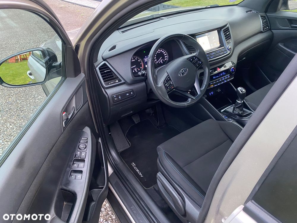 Hyundai Tucson blue 1.6 GDi 2WD Navi - 17