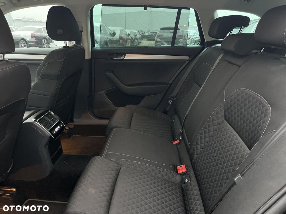 Skoda Superb 2.0 TDI SCR 4x4 Style DSG - 13