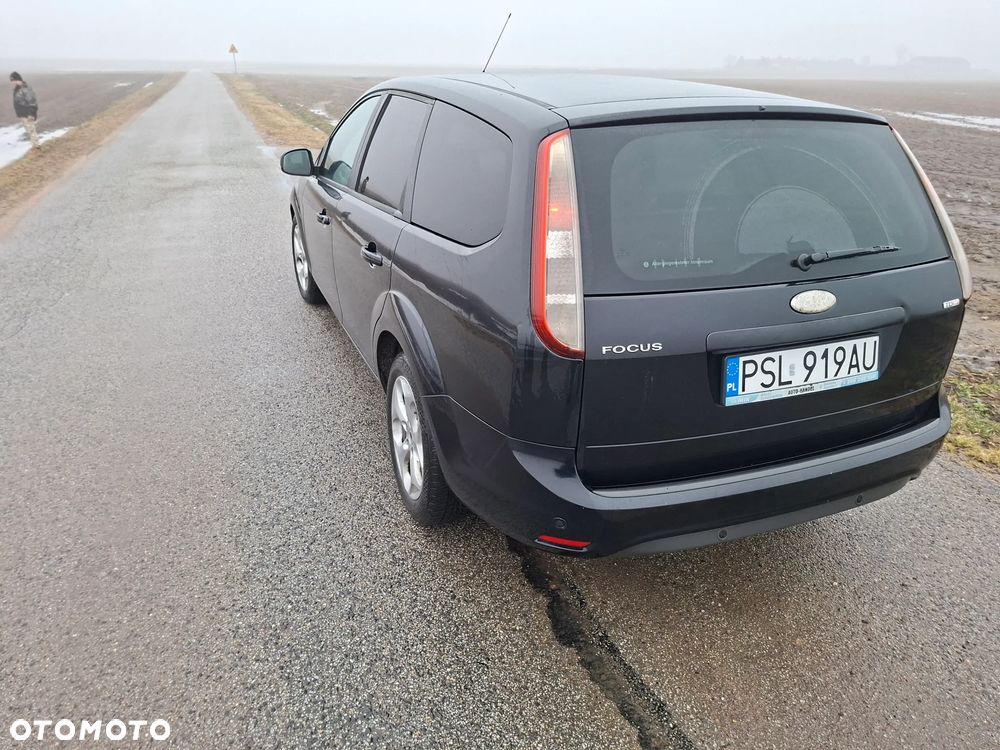 Ford Focus 1.6 TDCi DPF Style - 12