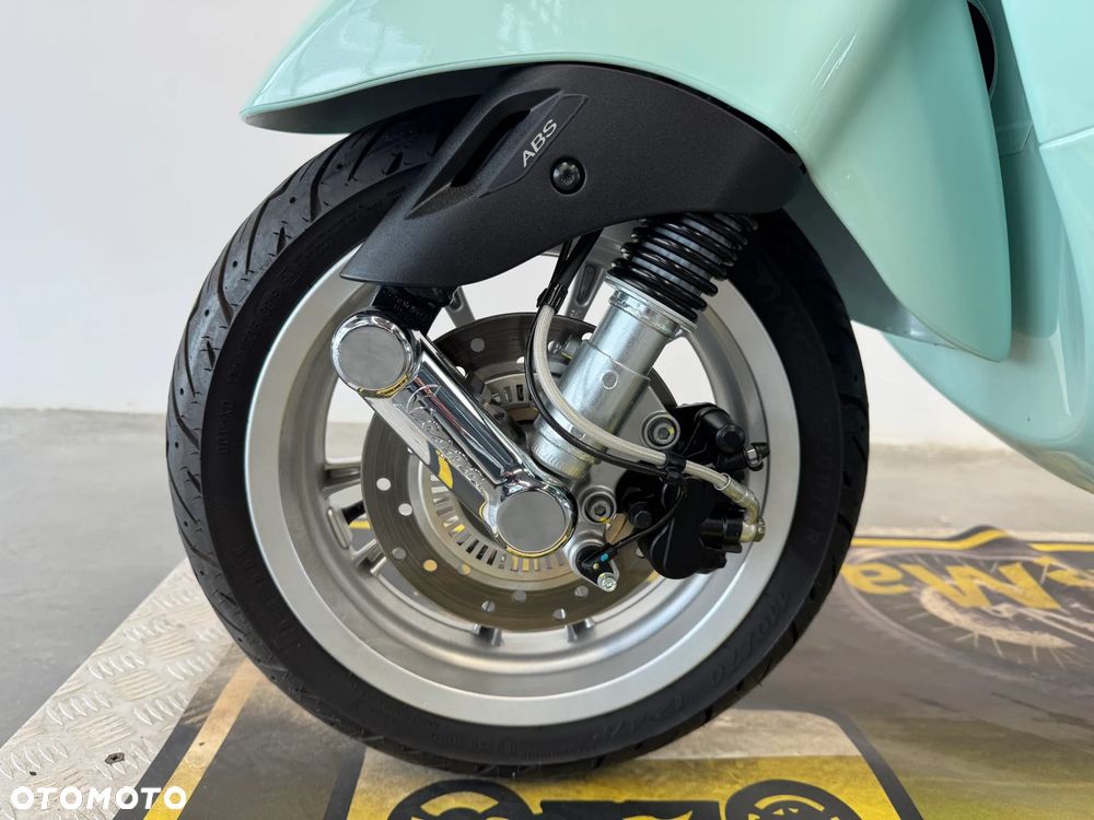 Piaggio Vespa - 18