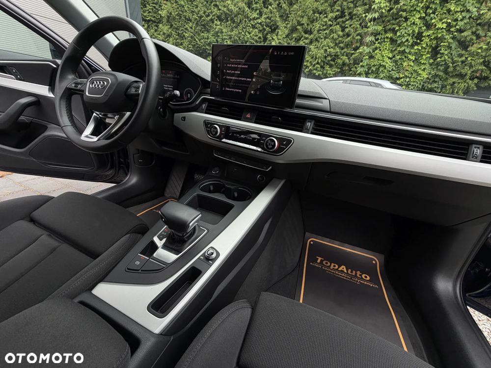 Audi A4 Avant 40 TFSI S tronic - 16
