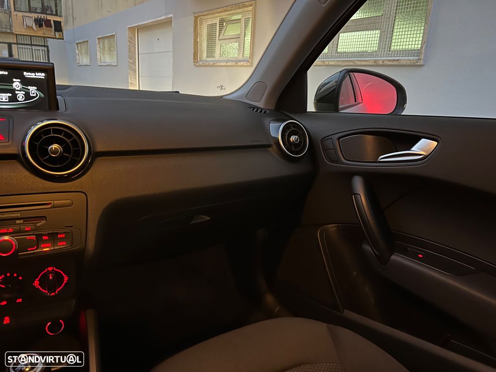 Audi A1 1.6 TDI S-line - 28