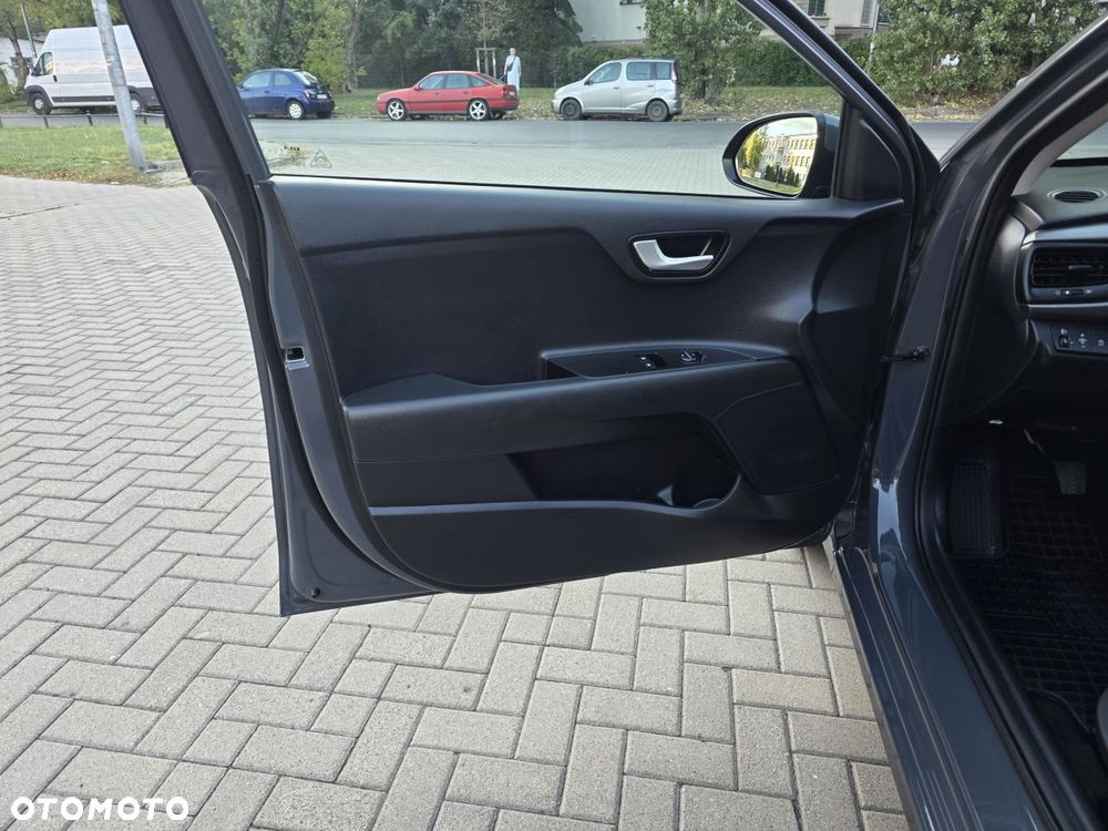Kia Rio 1.2 M - 17