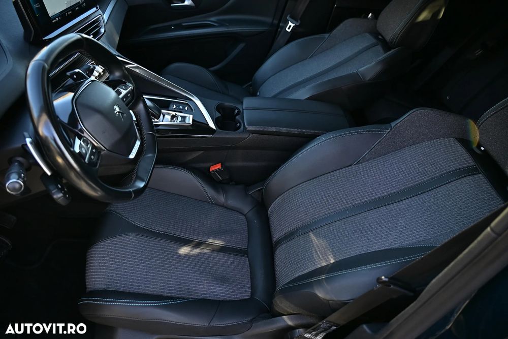 Peugeot 3008 Plug-In Hybrid 225 e-EAT8 Allure Pack - 36