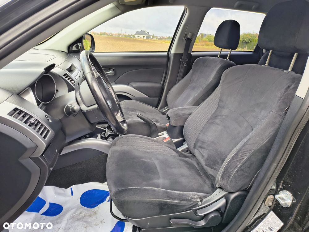 Mitsubishi Outlander 2.0 DI-D 4WD Instyle - 11