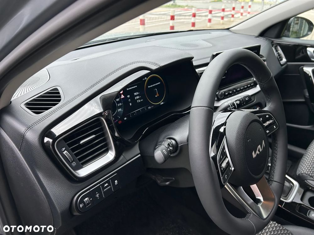 Kia XCeed 1.5 T-GDI Business Line DCT - 15