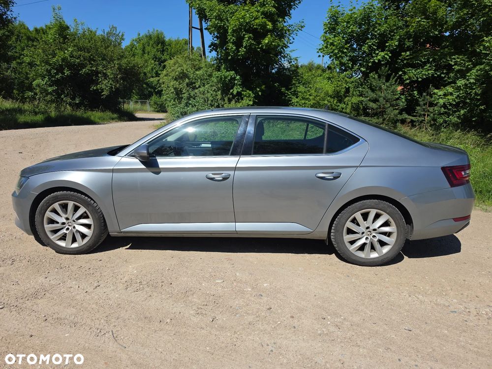 Skoda Superb 2.0 TDI Ambition DSG7 - 8