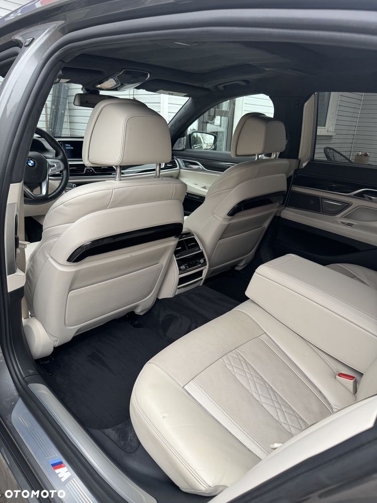 BMW Seria 7 750Li xDrive - 14