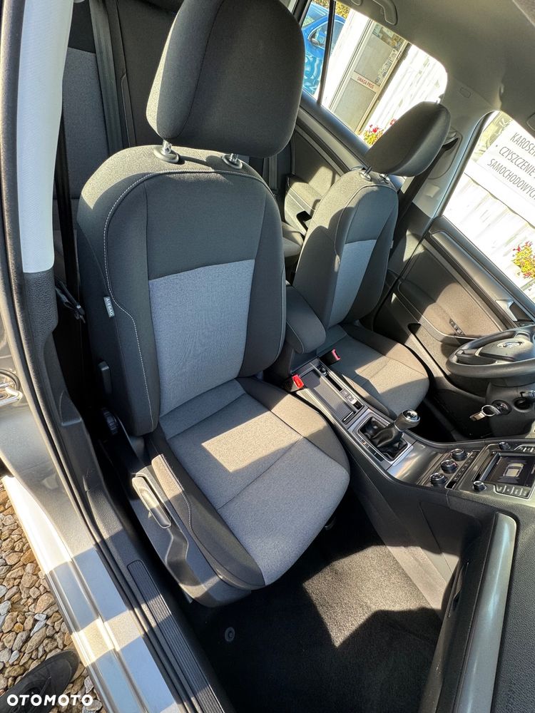 Volkswagen Golf - 23