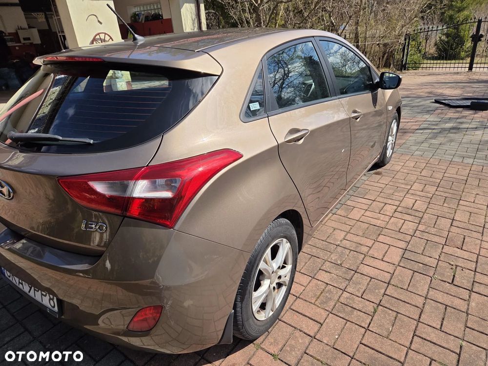 Hyundai i30 1.6 Comfort - 10