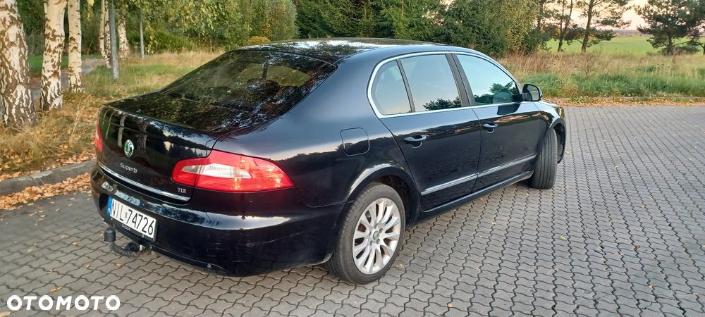 Skoda Superb 2.0 TDI Elegance - 4