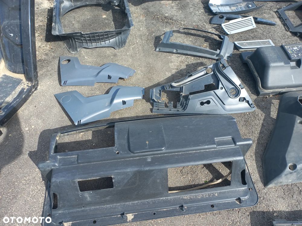 Szkielet kabiny valtra, błotniki,lampy,plastiki,wydech,maska,osłony boczne,chłodnica koler,ACV0303170,osłona,katalizator,t 174,t190,t154,t234,versus,t214,t254,s,t144,active,t194,acv1501850,acv0108820,acw5468600,acw556731a,acw557228a,4381403m5,acv029667b,acw286437b,system odzyskiwania spalin,acv03031270,chłodnice międzystopniowe,acx3043870 - 4