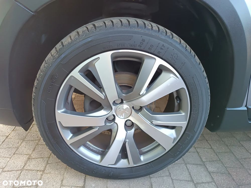 Peugeot 2008 BlueHDi 100 STOP & START Allure - 33