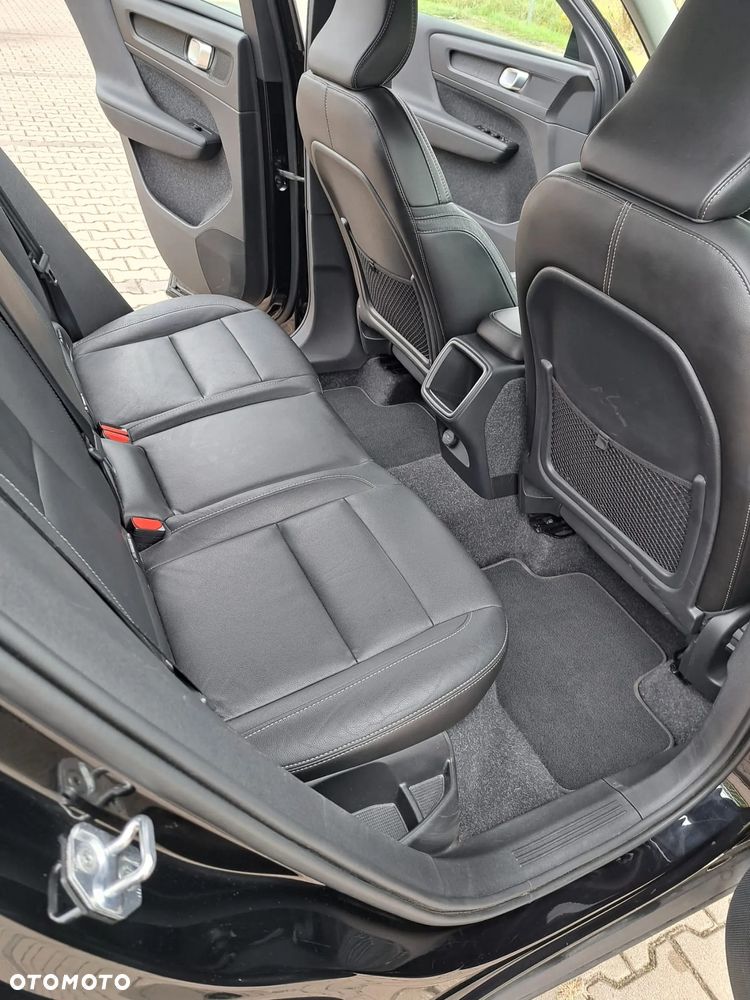 Volvo XC 40 T3 Momentum - 19