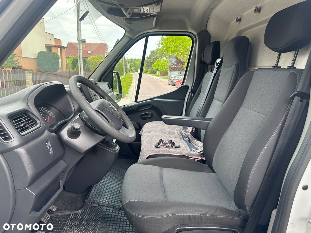 Nissan Interstar - 11