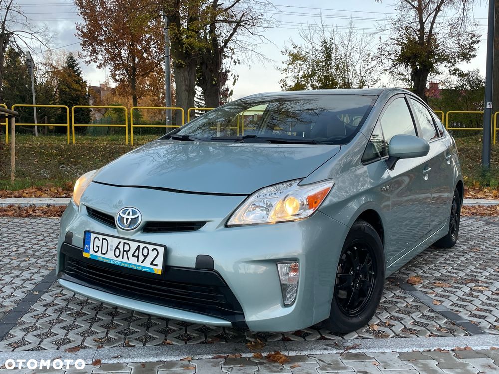 Toyota Prius (Hybrid) Executive - 5