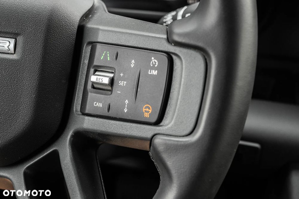 Land Rover Defender 110 D250 X-Dynamic SE - 25