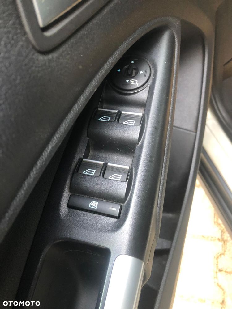 Ford Tourneo Connect Grand - 11