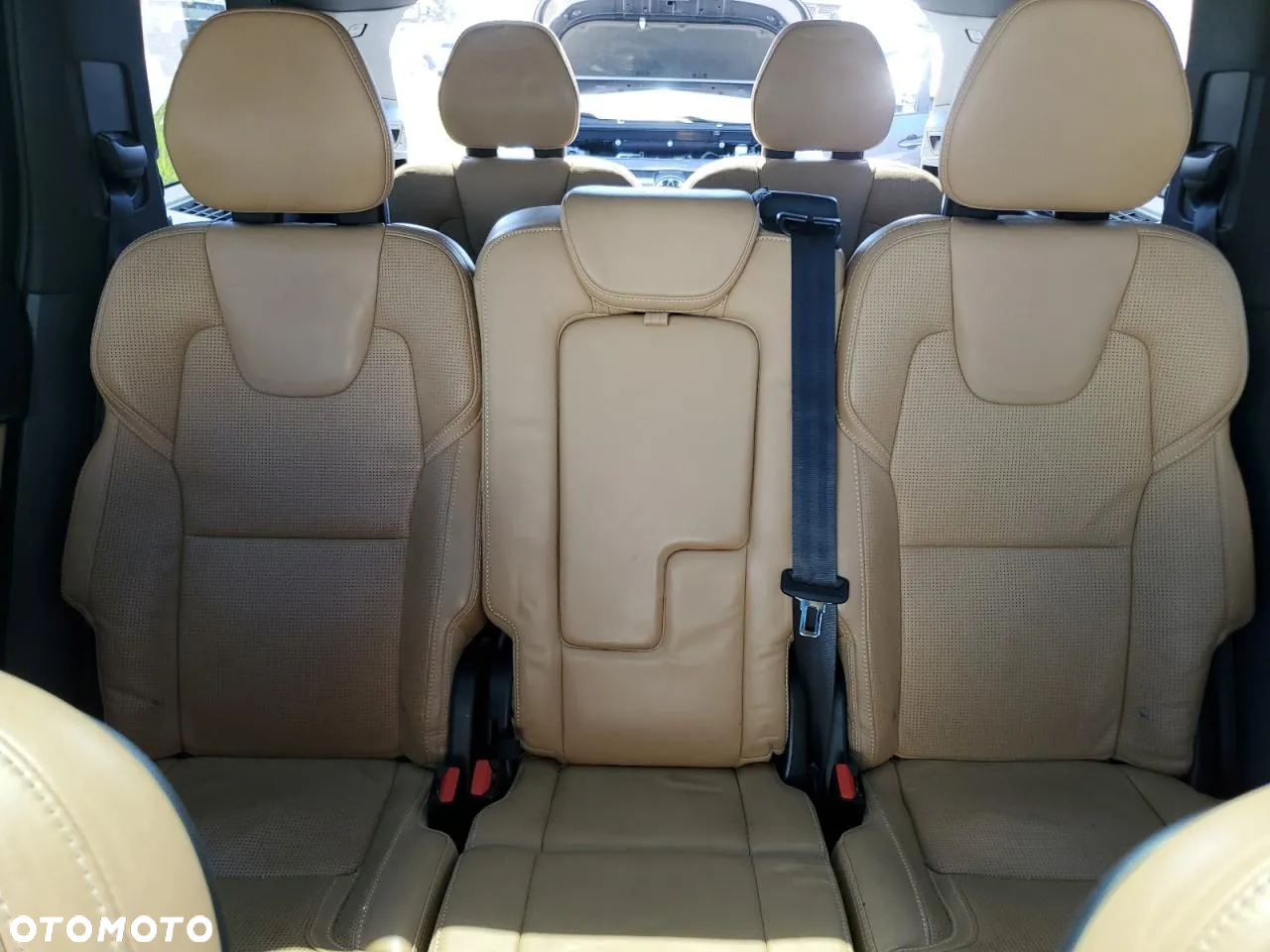 Volvo XC 90 - 9