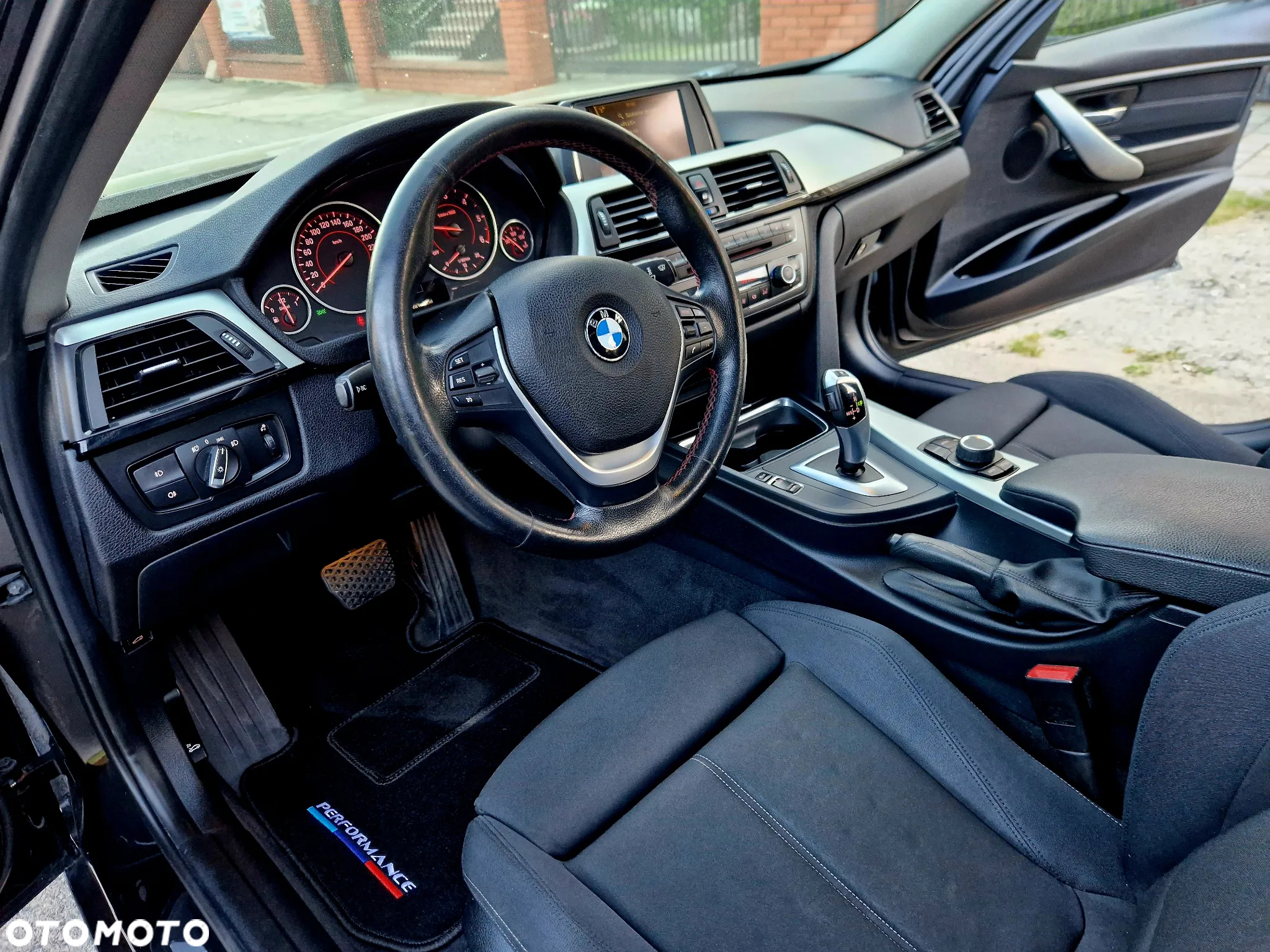 BMW Seria 3 320d Touring Sport Line - 24